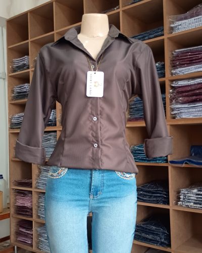 camisa feminina lisa marrom