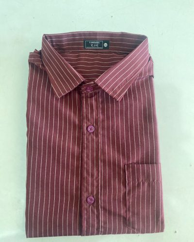 camisa social manga curta com bolso (vinho)